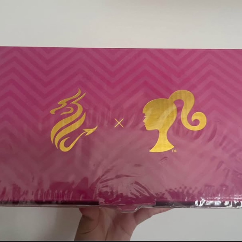 Barbie Pink and Gold Drinkware Set